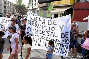 Protesta de vecinos y feriantes (Foto y Antonio Alí)